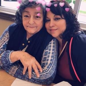 Meet your Posher, Adela